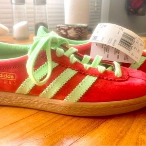 Adidas Stadt Scarlet Glow BNWT Samba